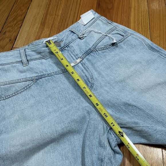 Closed Denim Relaxed Fit High Waist Light Wash NWT Denim Italy Made 28”x31” - Picture 4 of 12